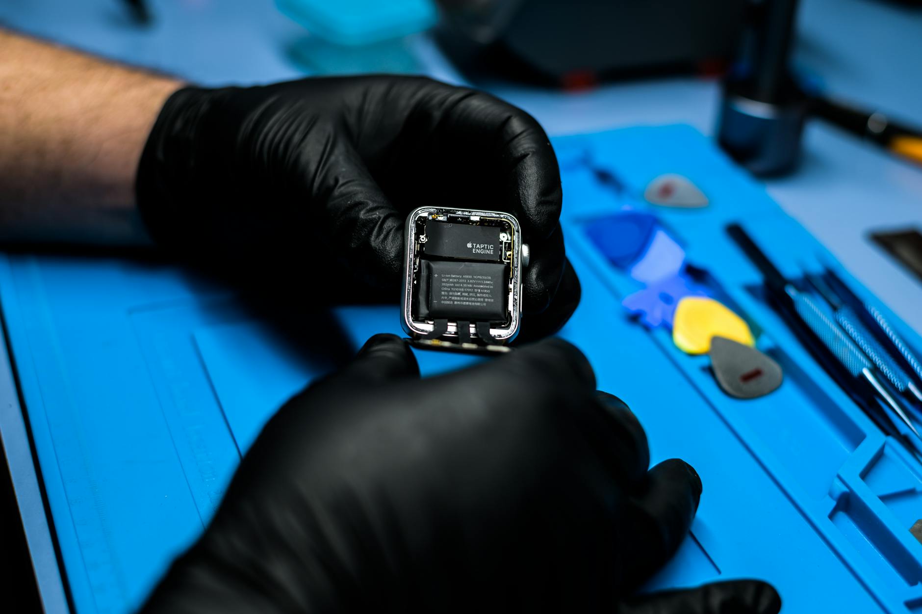 MEGABIT - Reparar MacBook no Porto — Logic Board e Ecrã
